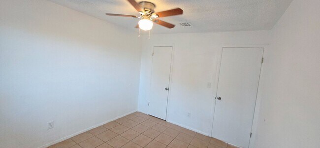 Building Photo - 2601 E Monte Cristo Ave