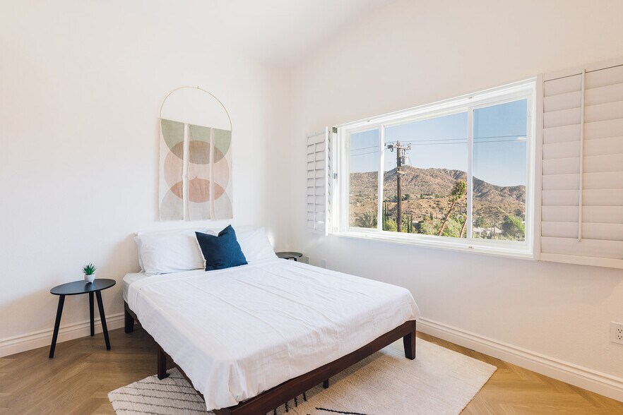 Building Photo - 7370 North Park