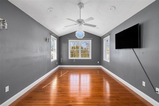 Building Photo - 227 Marshall Ave