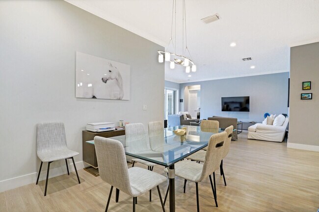 Building Photo - 14300 Calypso Ln