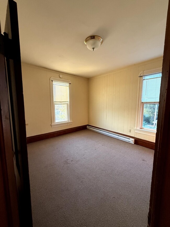 Building Photo - 500 N Main St