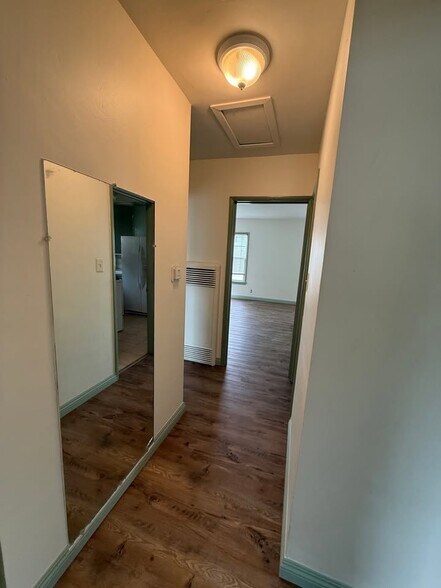 Building Photo - 742 N Verdugo Rd