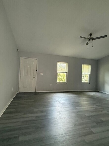 Building Photo - 22 Hemlock Terrace