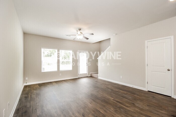 Building Photo - 123 Crestview Wy