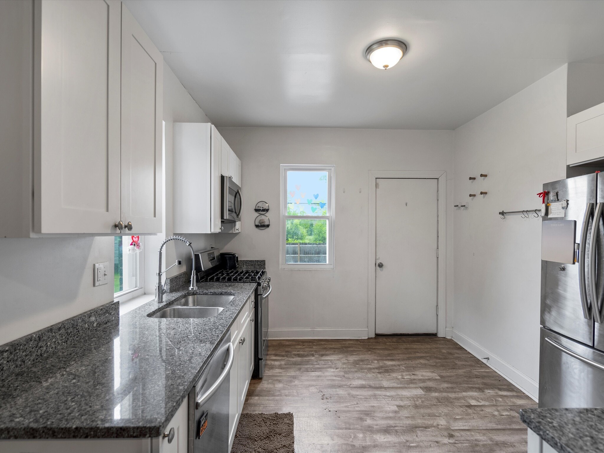 Updated kitchen - 1202 Lawrence St
