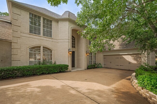 Building Photo - 1123 Horseshoe Dr