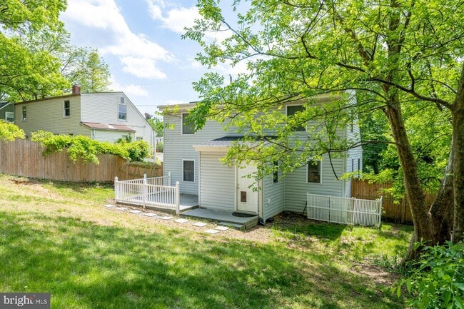 Building Photo - 2416 Fort Dr