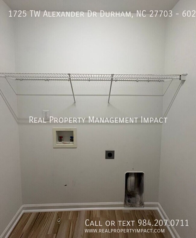 Building Photo - 1725 TW Alexander Dr