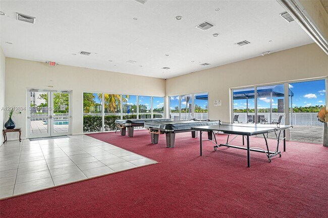 Building Photo - 1075 NE Miami Gardens Dr