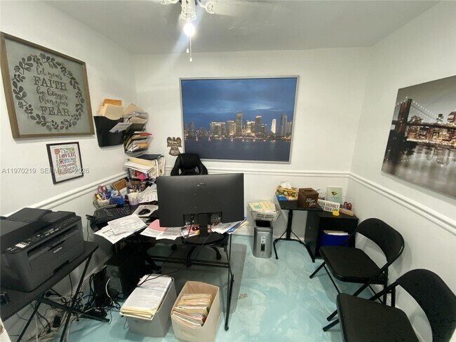 Building Photo - 3251 SW 67th Ave