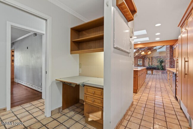 Building Photo - 1880 Meadowview Ln