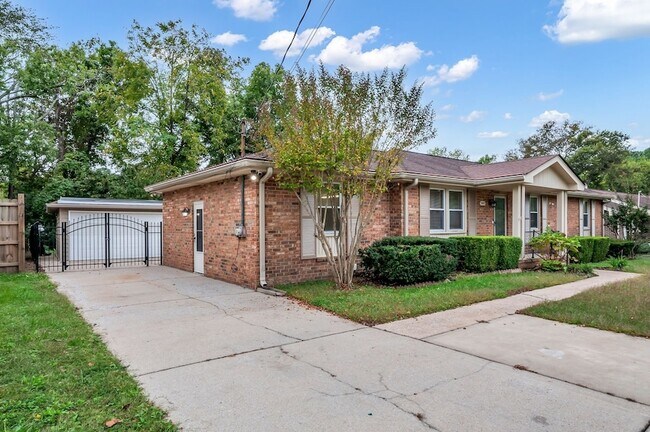 Building Photo - 7453 Harrow Dr