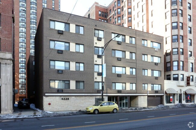Building Photo - 5228 N Sheridan Rd