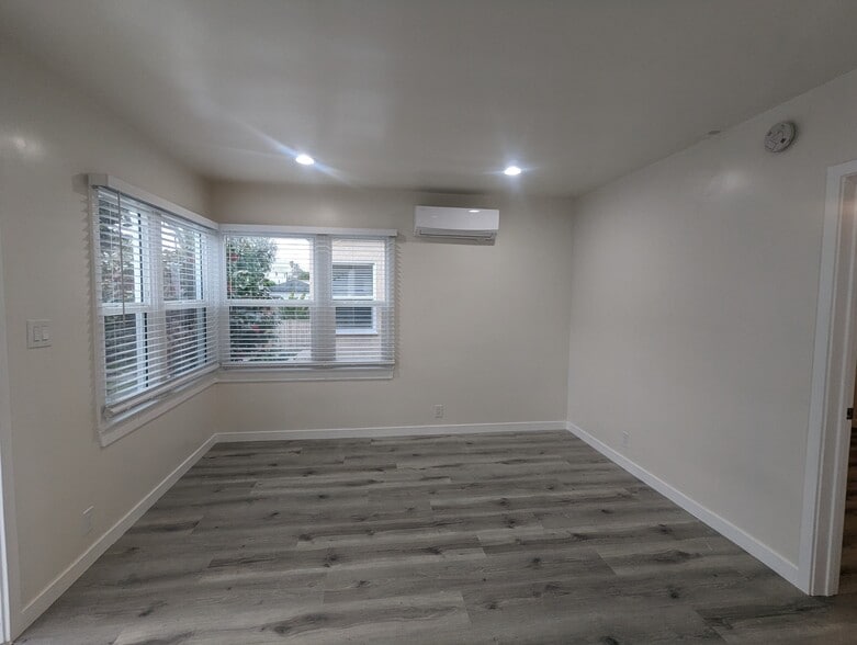 Building Photo - 648 Rose Ave