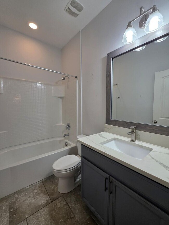 Building Photo - Gorgeous 4-Bedroom, 3-Bathroom Home in Providence