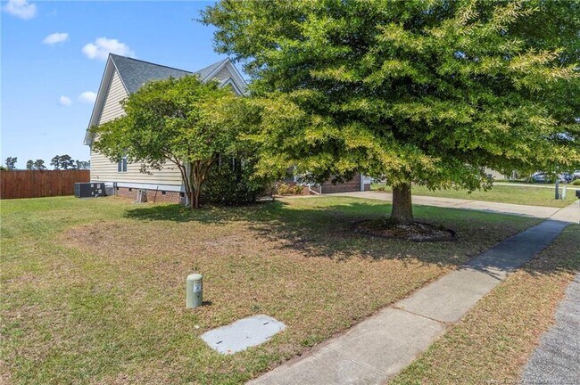 Building Photo - 720 Camwheel Dr