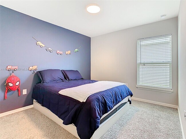 Building Photo - 1060 Cascade Dr