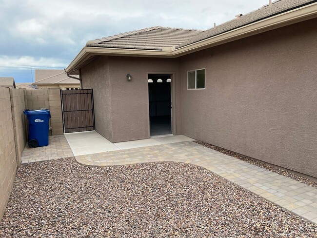 Building Photo - Mesa 2 Bed 2 Bath Single Story Golf Course...