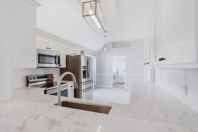 Building Photo - 3 Bed/2 Bath in Deep Water Community