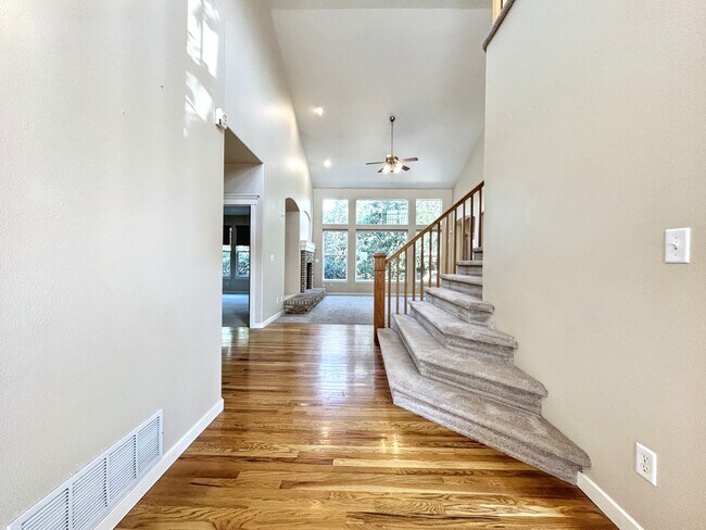 Building Photo - 4653 Bethany Ct