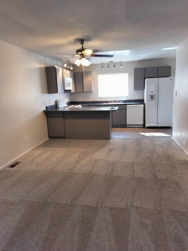 Building Photo - Glenwood Terrace Townhomes