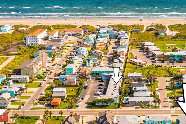 Building Photo - 2025 Eleventh Street-SI FL1-ID1023252P