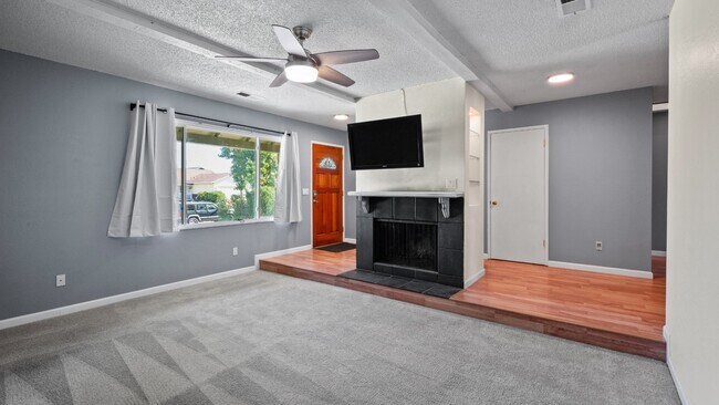 Building Photo - 1623 Oneel Dr