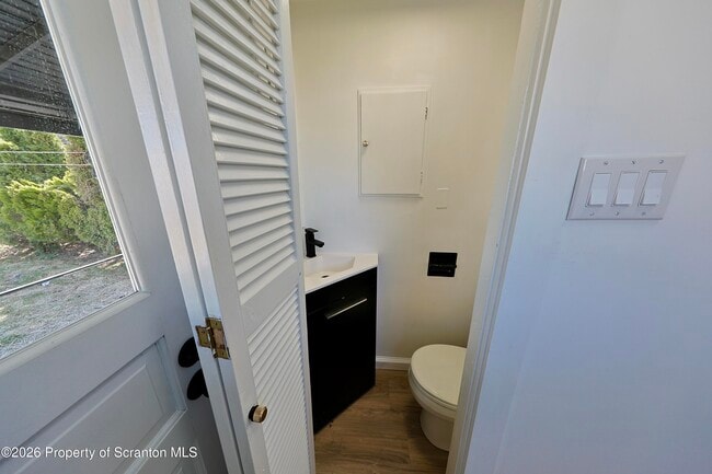 Building Photo - 318 W Main St