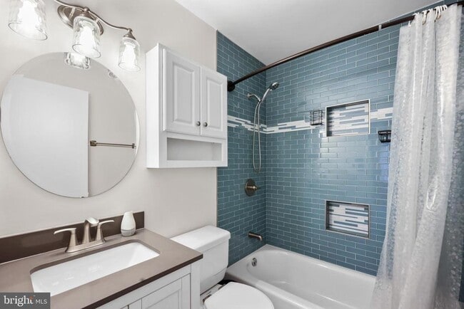 Building Photo - 2921 Lexington Ct