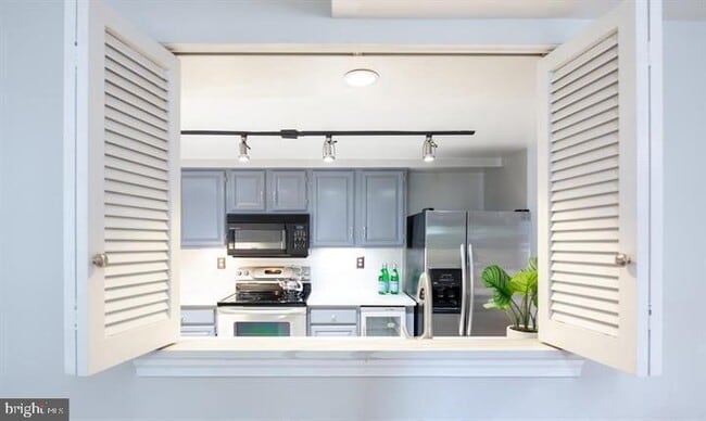 Building Photo - 1080 Wisconsin Ave NW