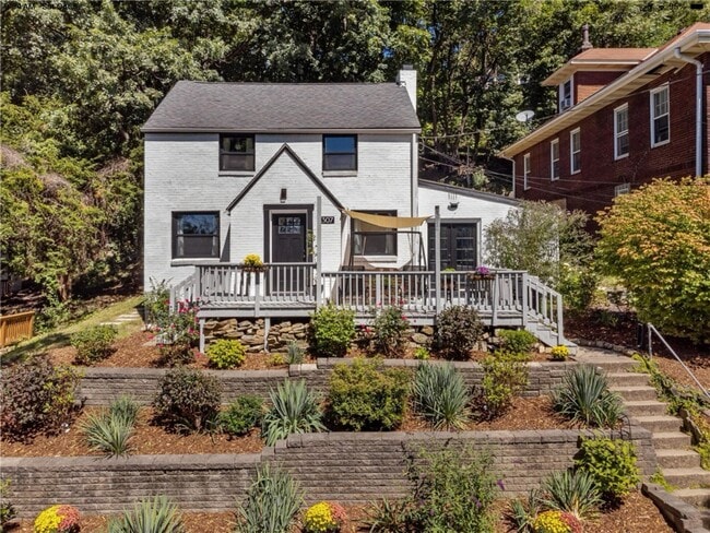 Building Photo - 307 Highland Terrace