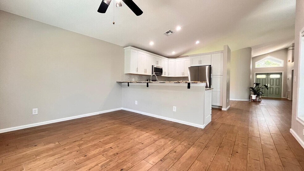 Building Photo - 1627 Oak Berry Cir