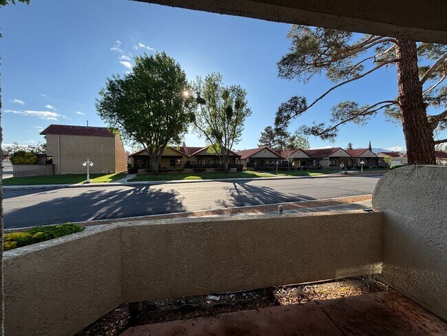 Building Photo - 2 BEDROOM IN 55+ COMMUNITY OF JESS RANCH