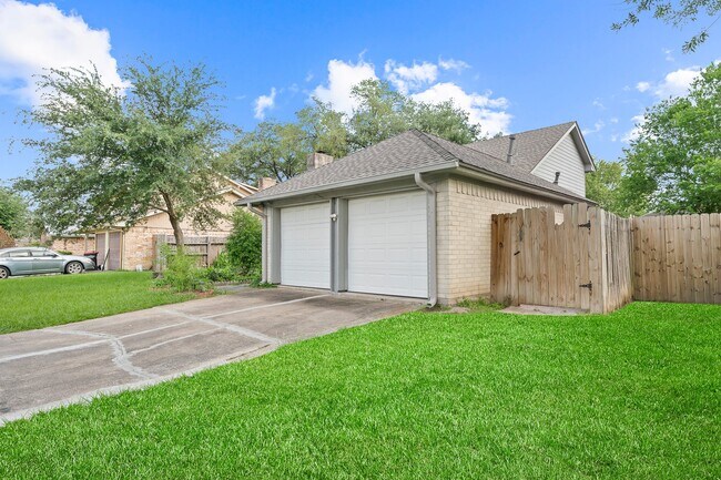 Building Photo - 1823 Mandrill Ln