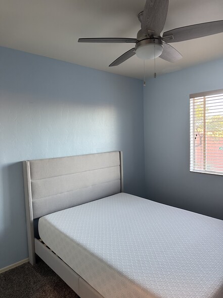 Building Photo - 3444 N Applewood Dr