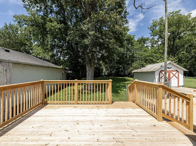 Building Photo - Vintage Charm, Modern Comfort & a Fully Fenced Backyard in Madison