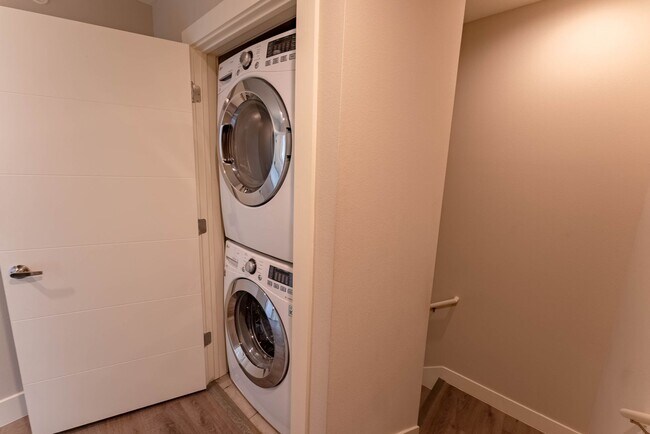 Building Photo - Discover the Ultimate in South Austin Living at Skybridge Lofts - Modern 2 Bedroom, 2.5 Bathroom ...