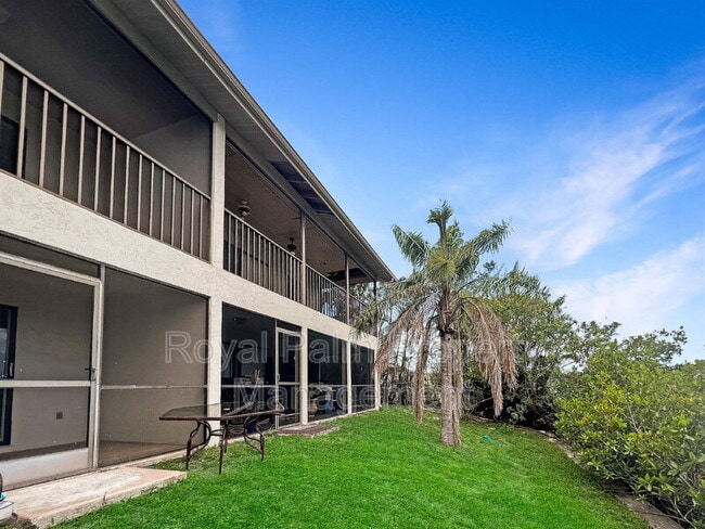 Building Photo - 4530 SW 10th Ave