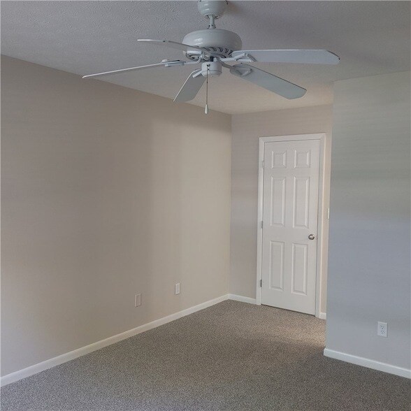 Building Photo - 6620 Green Branch Dr