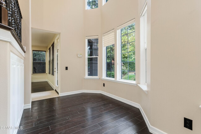 Building Photo - 504 Rustic Hills Dr