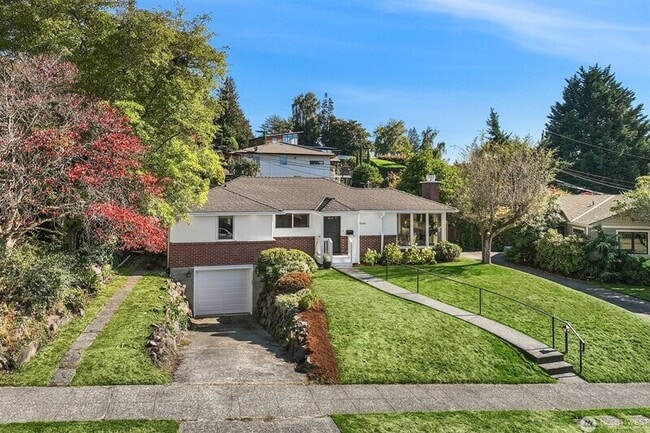 Building Photo - 5606 59th Ave NE