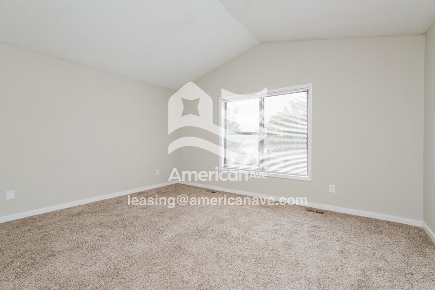 Building Photo - 5944 Laguna Dr