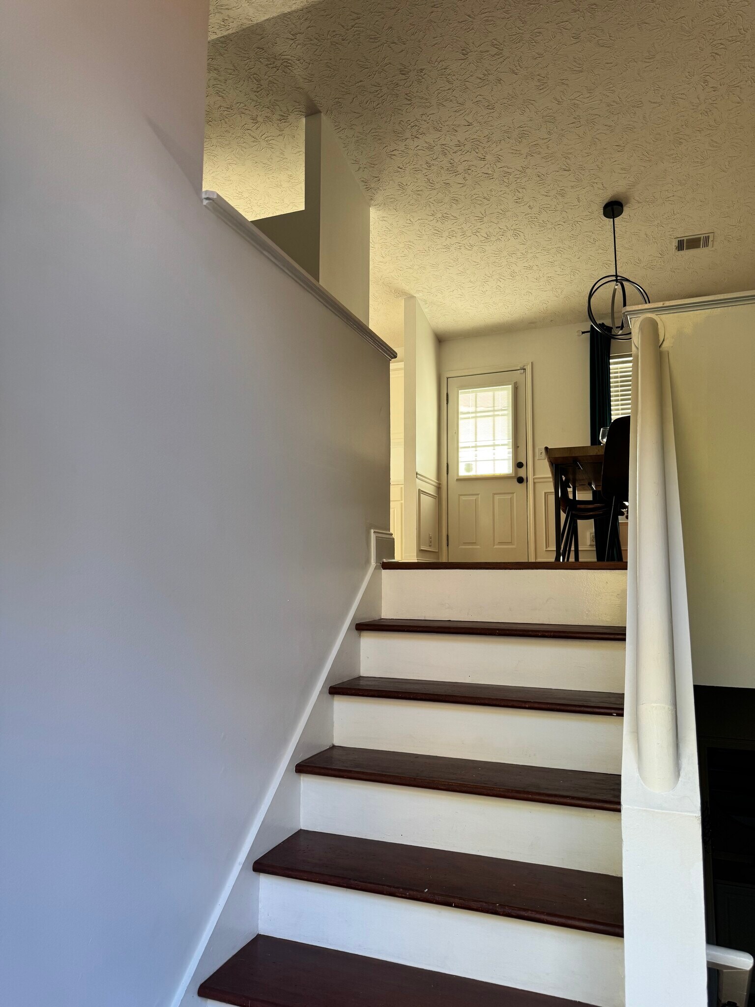 Building Photo - 601 Catrina Ct