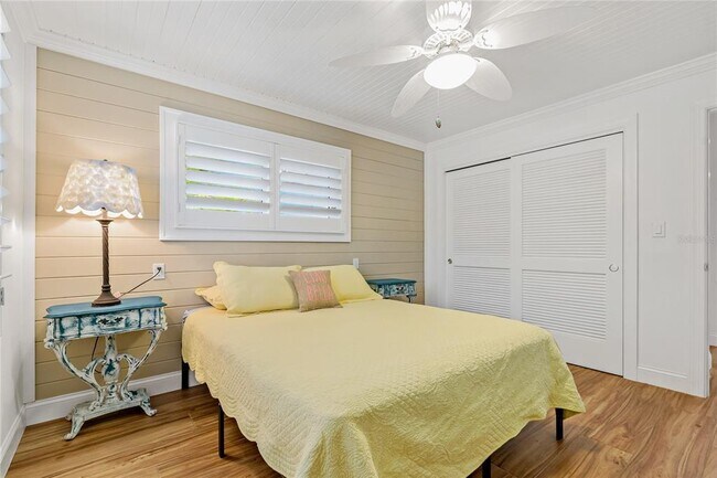 Building Photo - 10124 Yacht Club Dr