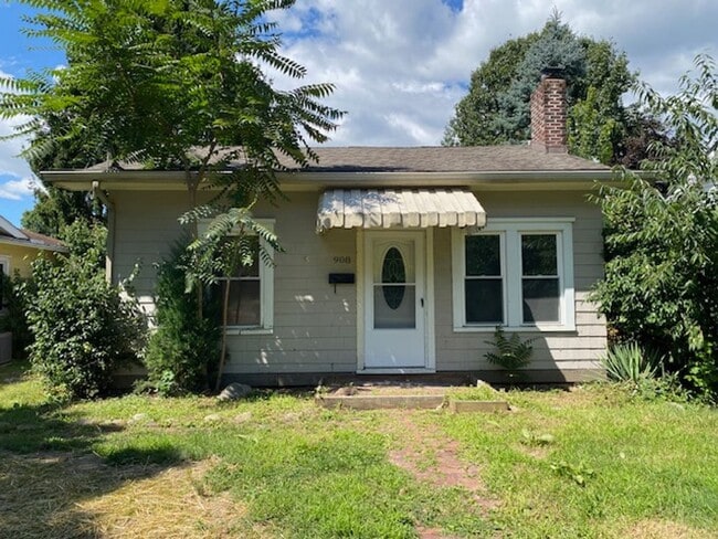Primary Photo - Sunny North Hill Bungalow • Hardwood Floor...