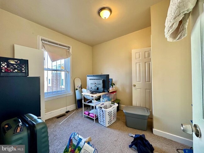 Building Photo - 1429 W Norris St