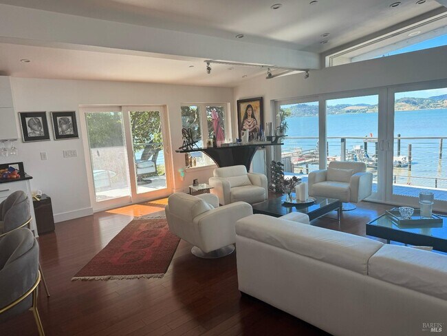 Building Photo - 5148 Paradise Dr