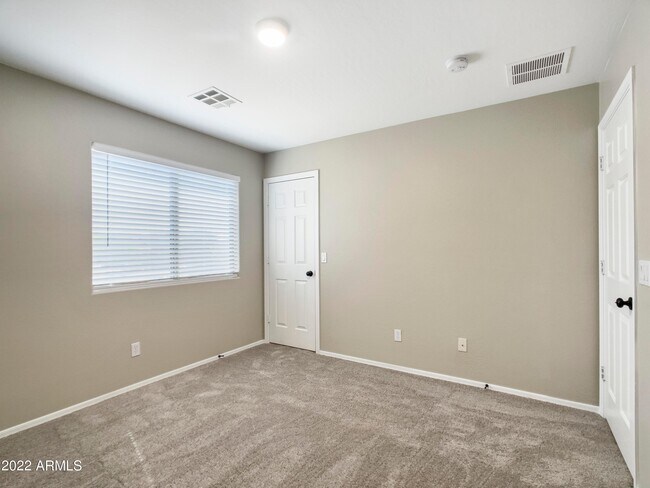 Building Photo - 2622 W Florentine Rd