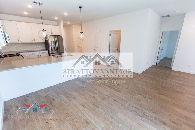 Building Photo - 7439 S 76th Dr