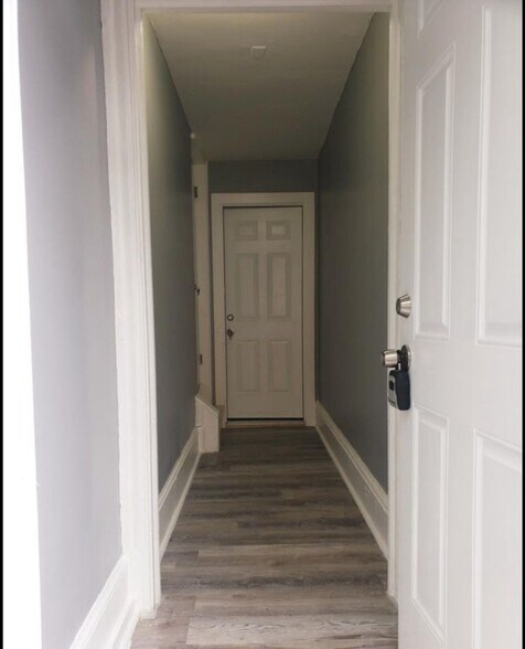 Entrance - 38 E Chestnut St